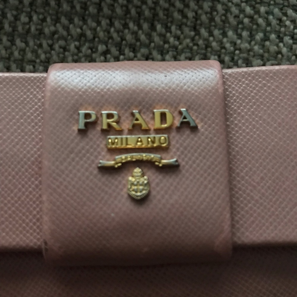Prada Saffiano Fiocco Bow Key Holder - Picture 3 of 7